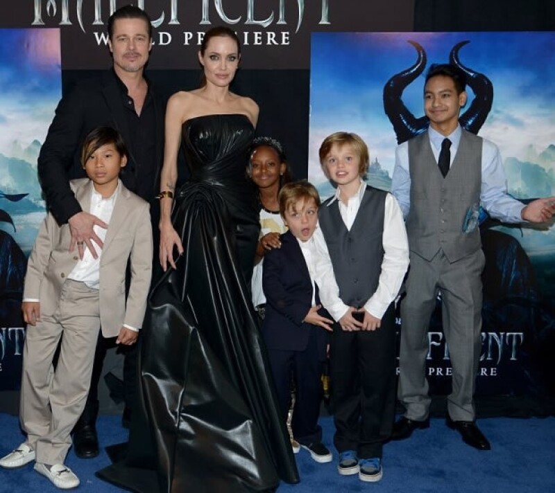 Ayer Angelina se hizo acompañar de toda su familia para el estreno de su nueva película. De izquierda a derecha, Pax, Zahara, Knox, Shiloh y Maddox.