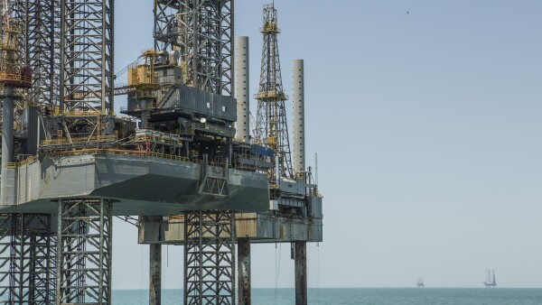 El suministro de diesel marino también se ve afectado, pues si bien las embarcaciones paradas requieren de combustible, su consumo se reduce al mínimo.