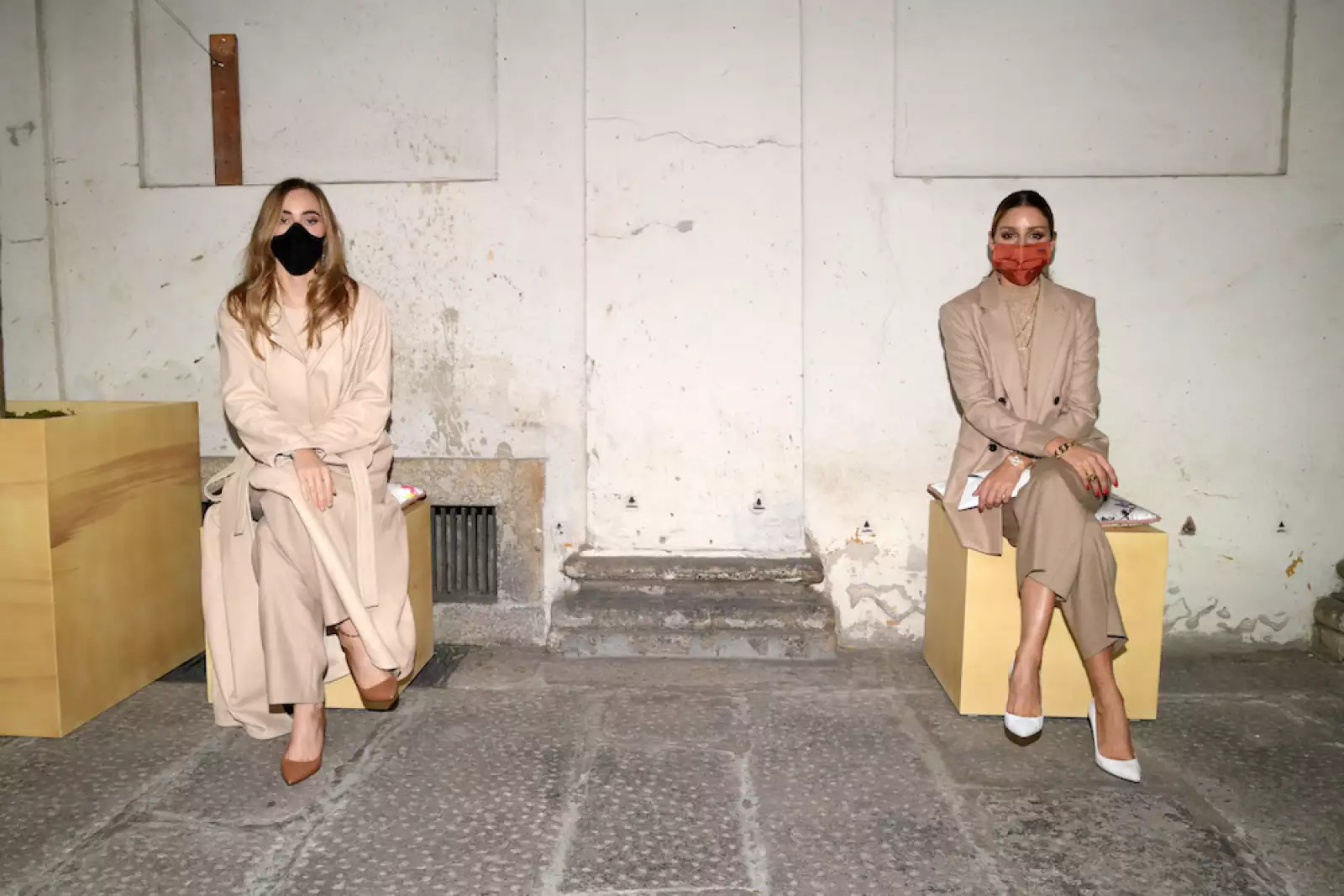 Suki Waterhouse y Olivia Palermo en Boss, Front Row, Spring Summer 2021, Milan Fashion Week, - 25 Sep 2020