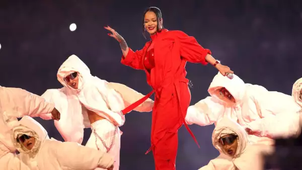 Rihanna llevó uno de los mejores looks del show de medio tiempo del Super Bowl