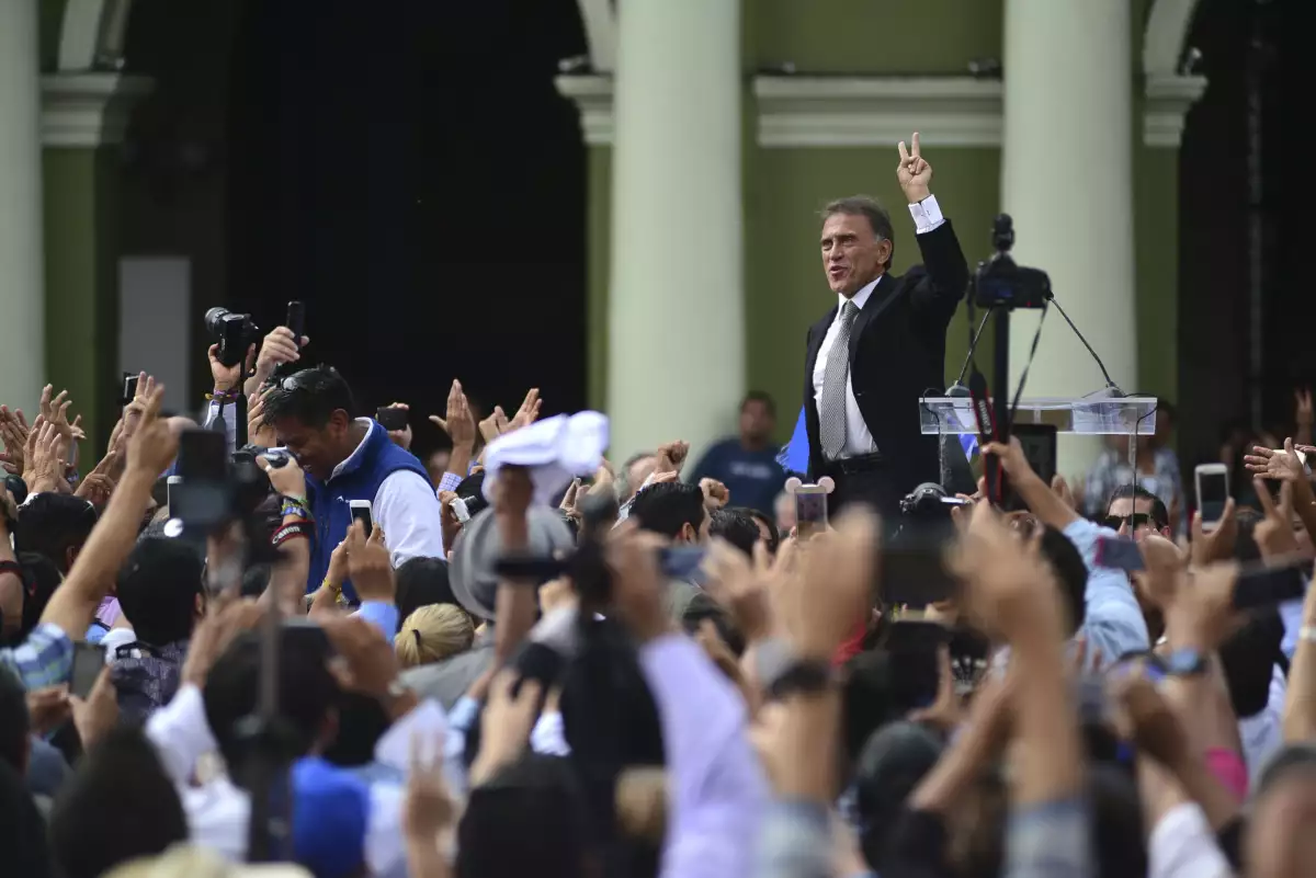 No lo han dejado entrar a la Cámara de Diputados local.