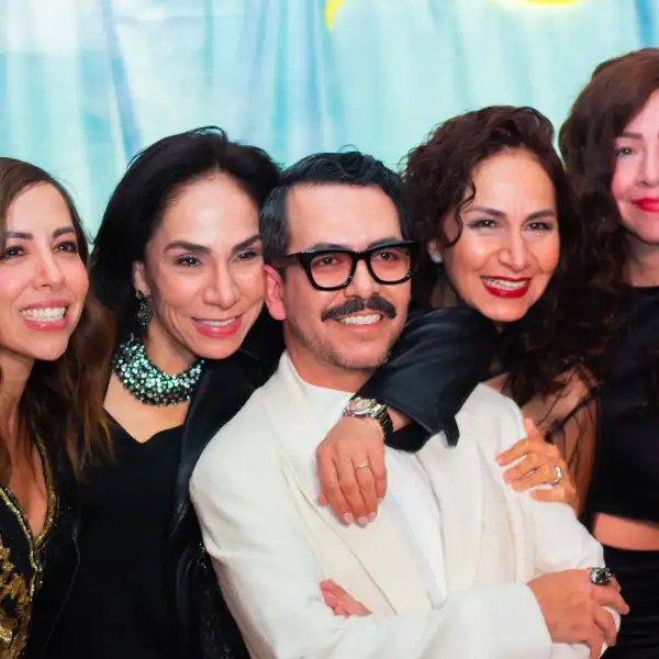 ALFOMBRA ROJA Y COCTEL FIESTA EN LA MADRIGERA