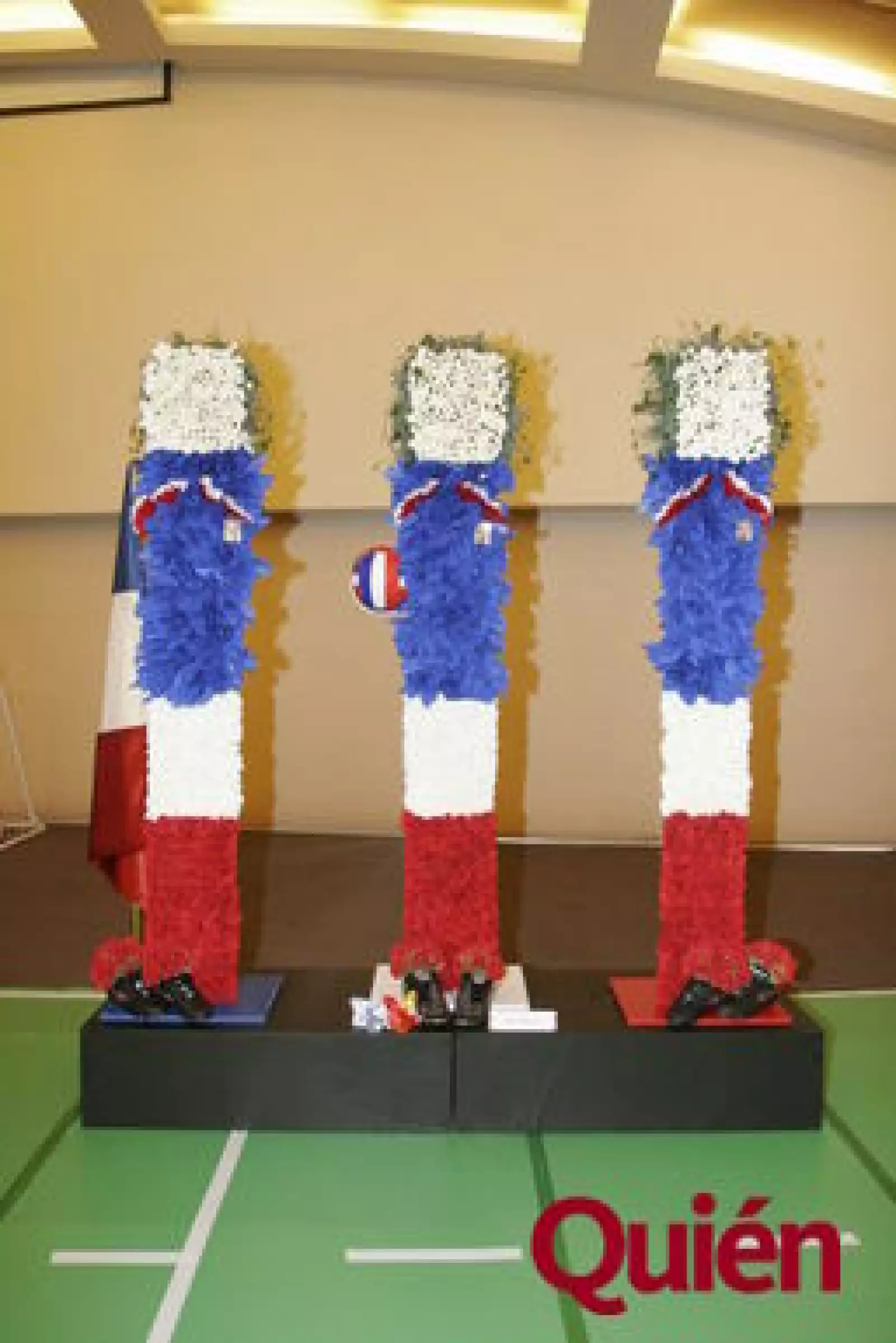 Aspectos. El Club de Azalia