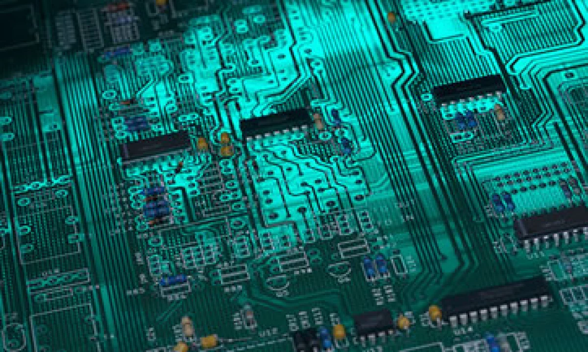 Intel busca que sus chips estén en dispositivos móviles mientras que ARM apuesta a llevar sus chips a las tablet PCs. (Foto: Cortesía CNNMoney.com)