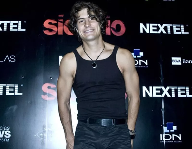 Te presentamos un recuento con algunos de los galanes que han estado relacionados con la actriz y cantante.