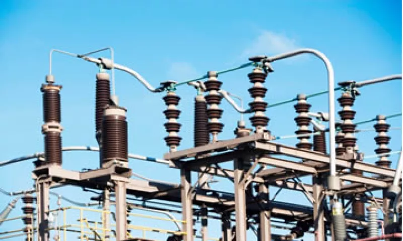 El robo de luz y falta de pago representan aproximadamente 15% de la generación total de electricidad de CFE. (Foto: Getty Images)