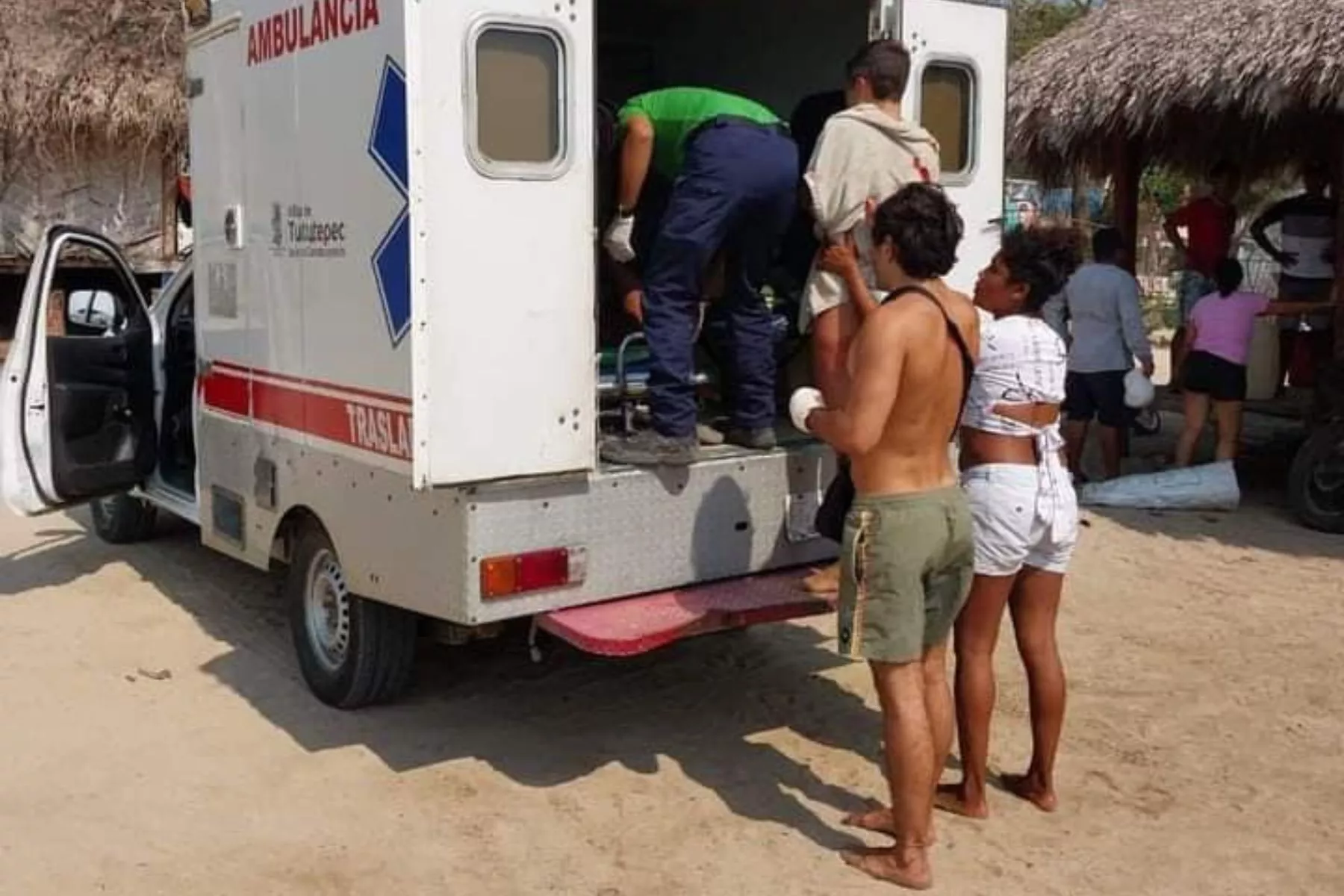 ataque turistas oaxaca.jpg