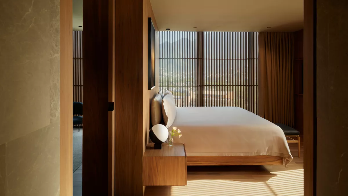 EXECUTIVE SUITE.jpg