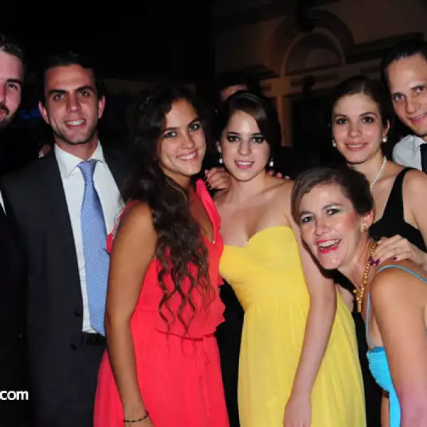 Esteban Mayorga, Alberto Mónaco, Fernanda Mónaco, Marisa Vázquez, Andrea Mónaco, Juan Pablo Orozco y Lourdes de Mónaco