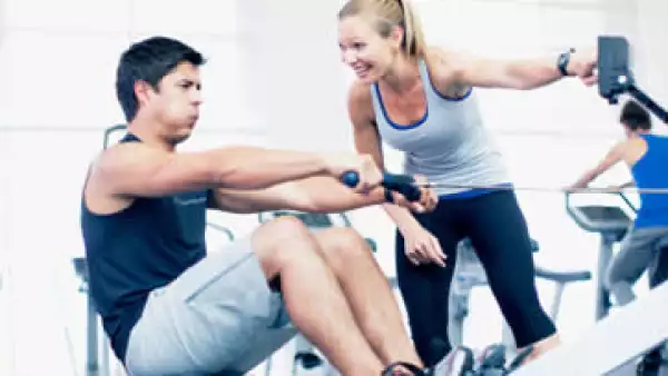 Contempla el gimnasio y la atención nutricional en tu presupuesto de gastos fijos. (Foto: Getty Images)