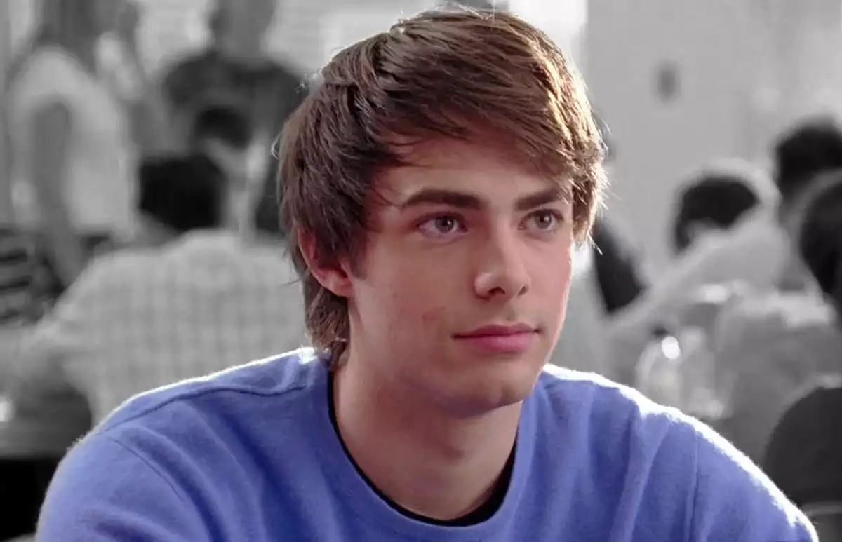 Aaron-Samules-Mean-Girls-Ariana-Grande-Video-Thank-u-Next