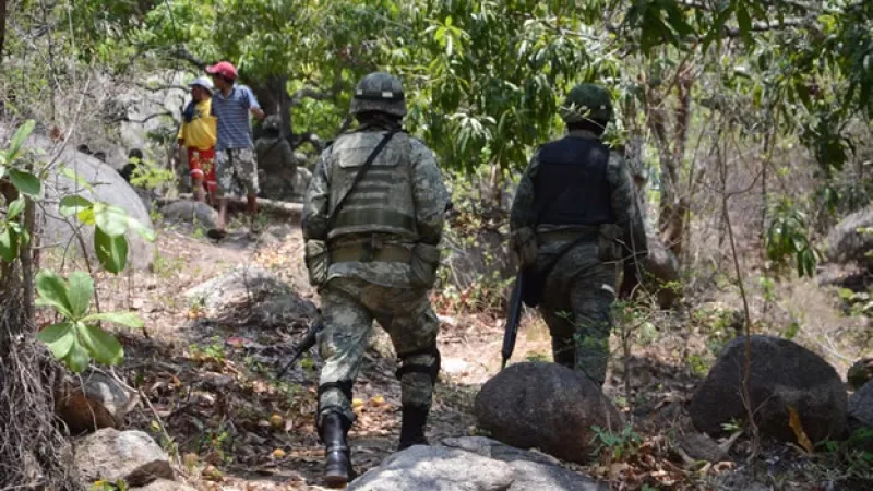 militares descubren fosas con cadáveres en Acapulco