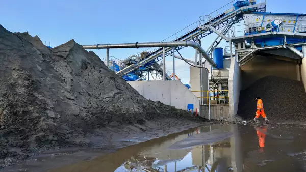 Urban Quarry Recycling Construction Waste Opens In Teesside