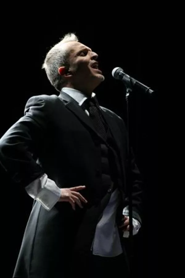 Además del español, Cristian Castro, Alejandro Fernández y Gloria Trevi serán los cantantes que participarán en la Feria Nacional de Zacatecas 2009.