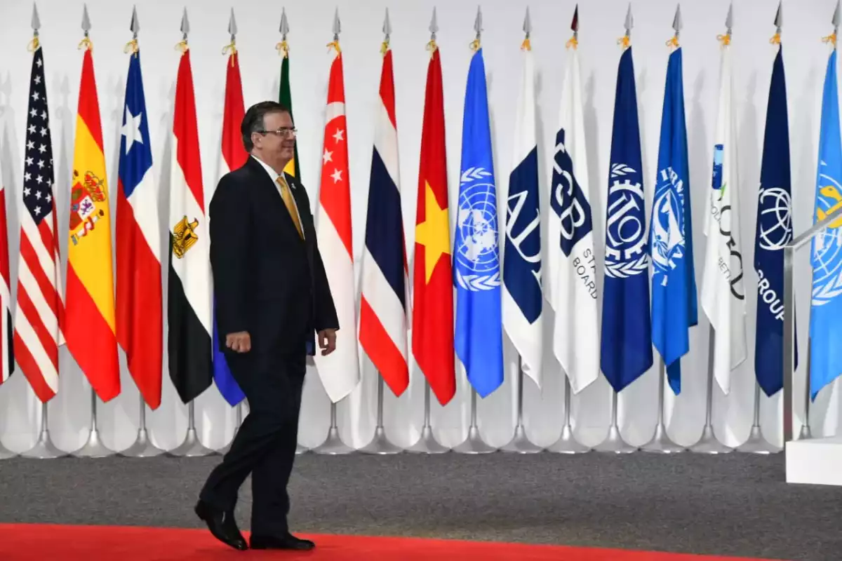 Ebrard en Osaka