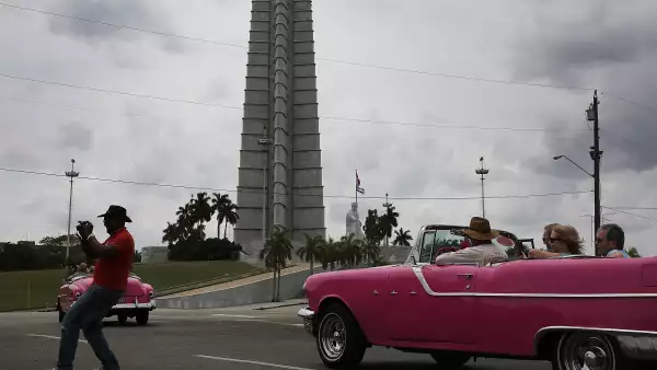 La isla ha recibido tantas solicitudes de turismo que tuvo que impulsar la construcción de más hoteles. 