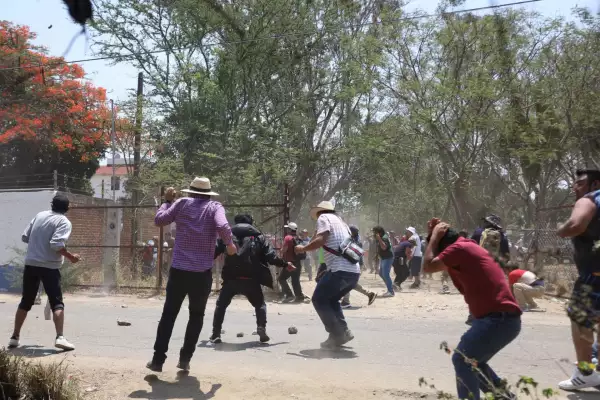 CNTE vs Habitantes San Juan La Raya-2