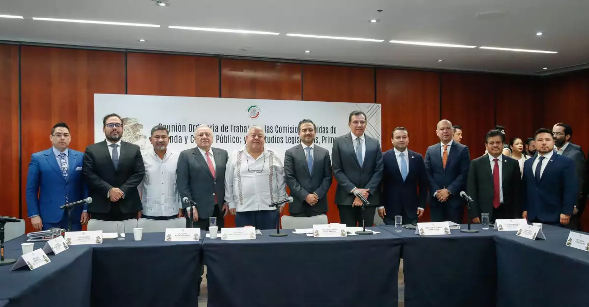 Autoridades denuncian huachicol fiscal