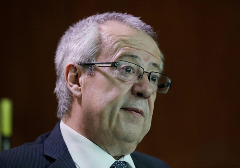 Carlos Urzúa