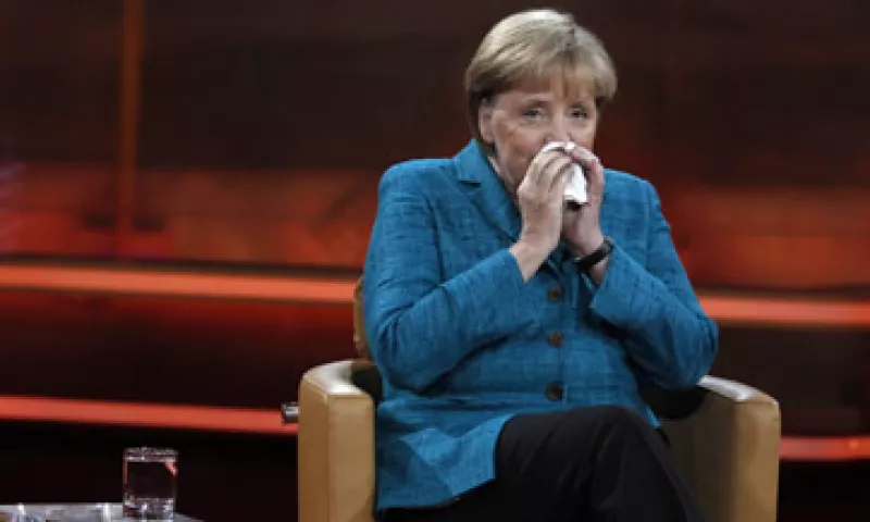 Angela Merkel pidió que se establezcan más medidas que actúen como barrera alrededor de Grecia. (Foto: Reuters)