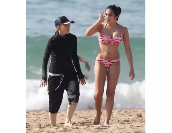 Madonna dio a luz a Lourdes María el 14 de octubre de 1996.