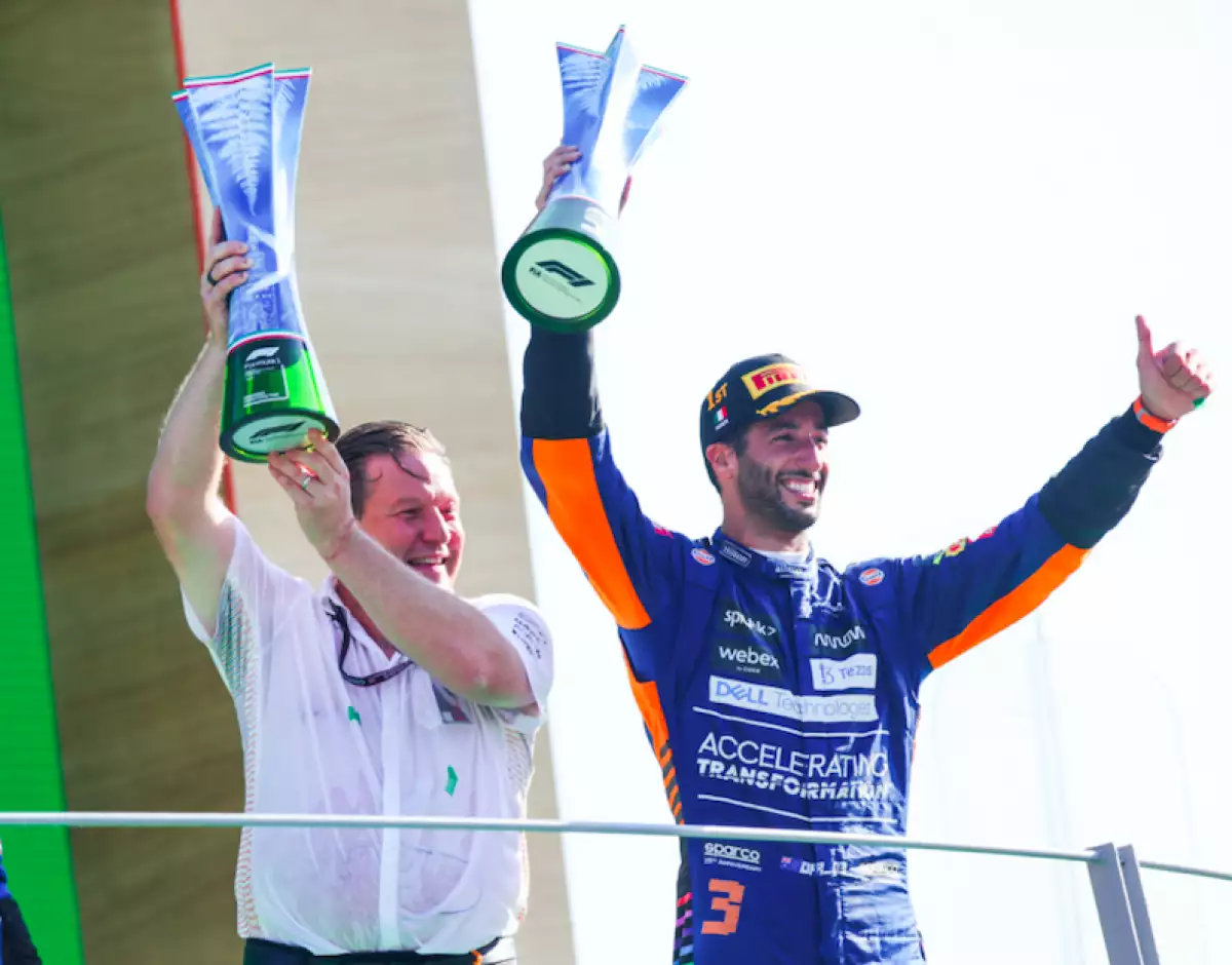 dniel-ricciardo-Zak-Brown