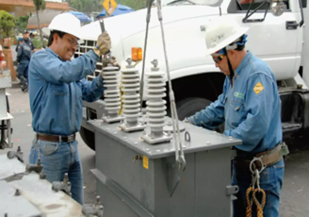 ABB hizo presuntamente pagos por cientos de miles de dólares a funcionarios extranjeros de la Comisión Federal de Electricidad (Archivo).