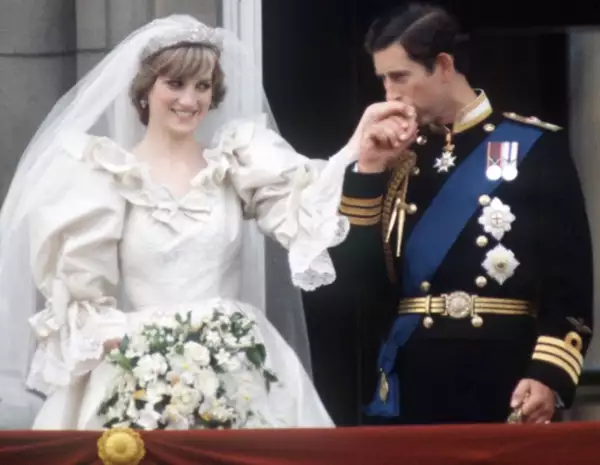 La princesa usó uno de los vestidos más extravagantes de la historia.