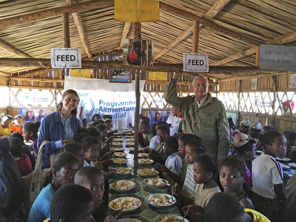 FEED-CLARINS-Madagascar-2017_02.jpg