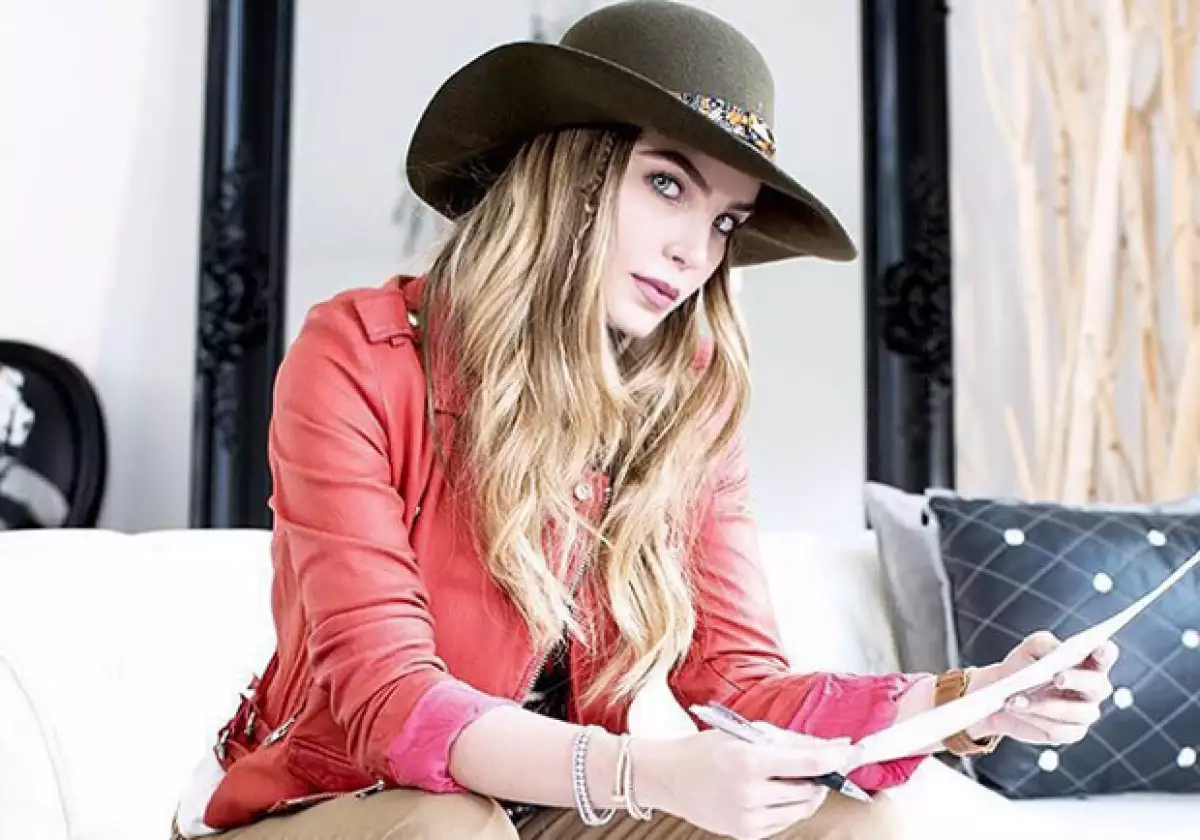 La cantante no entiende la decisión de la cadena de radio SiriusXM de desprenderse de ocho emisoras de música latina en su servicio de radio por satélite