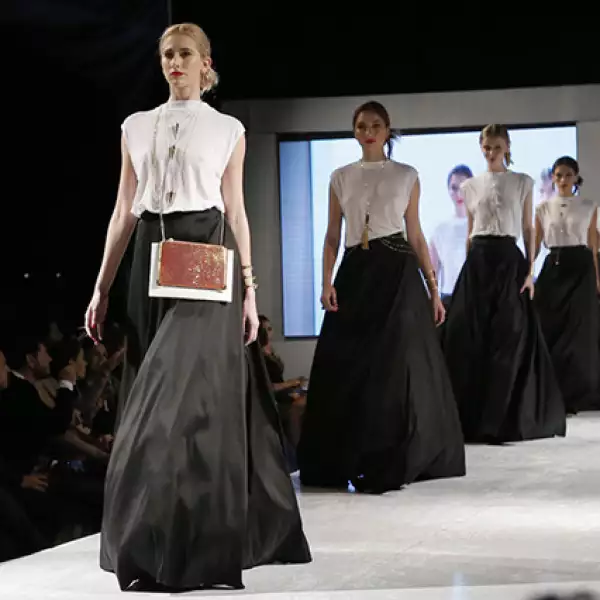 Desfile colección visiones de Daniel Espinosa
