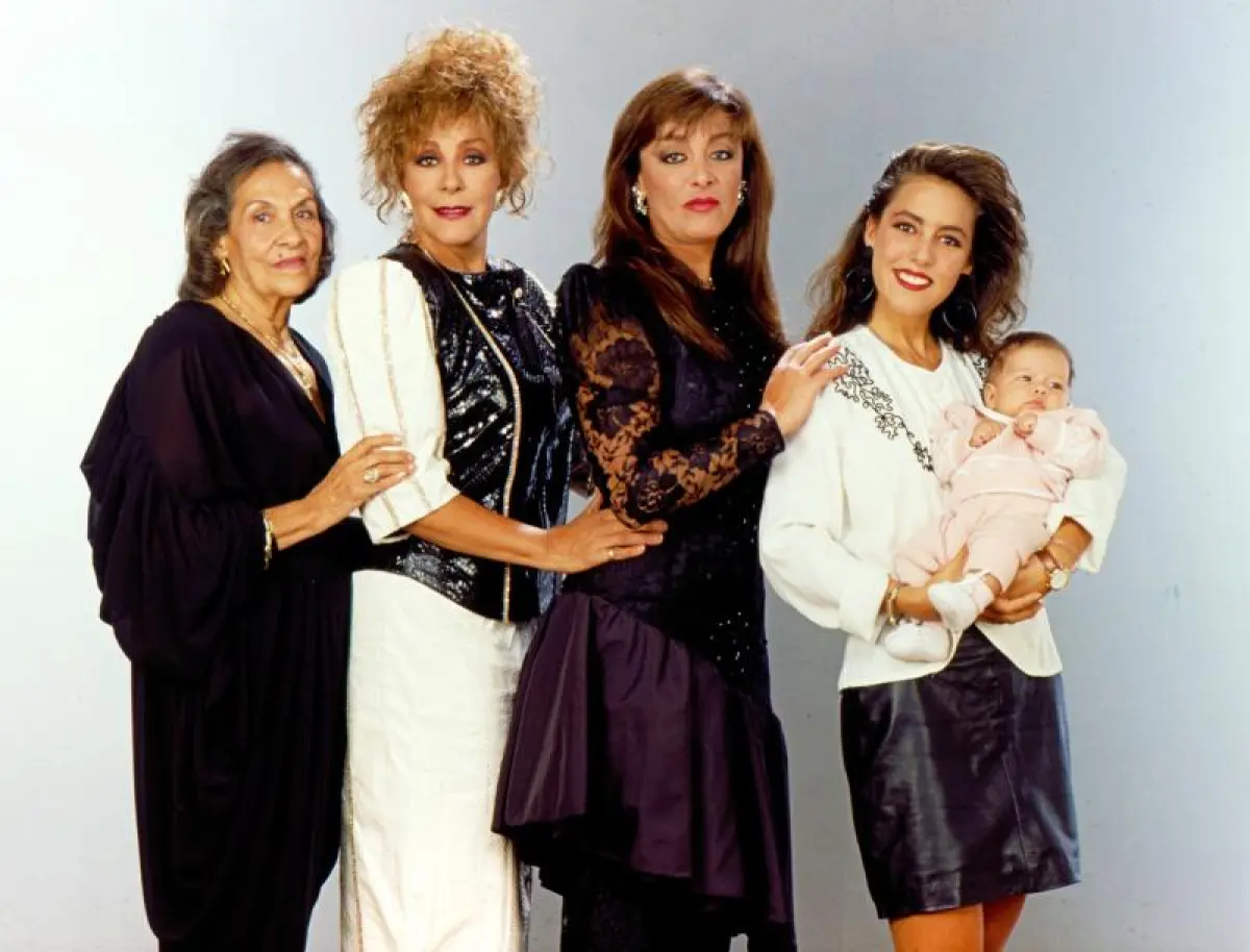 María Luisa Hidalgo, Silvia Pinal, Sylvia Pasquel, Stephanie Salas y Michelle Salas.  