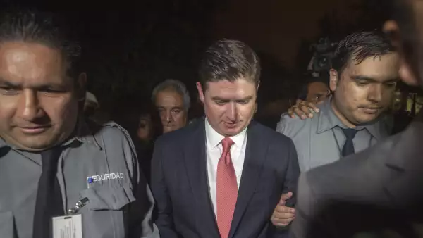 Rodrigo Medina no podrá salir del país