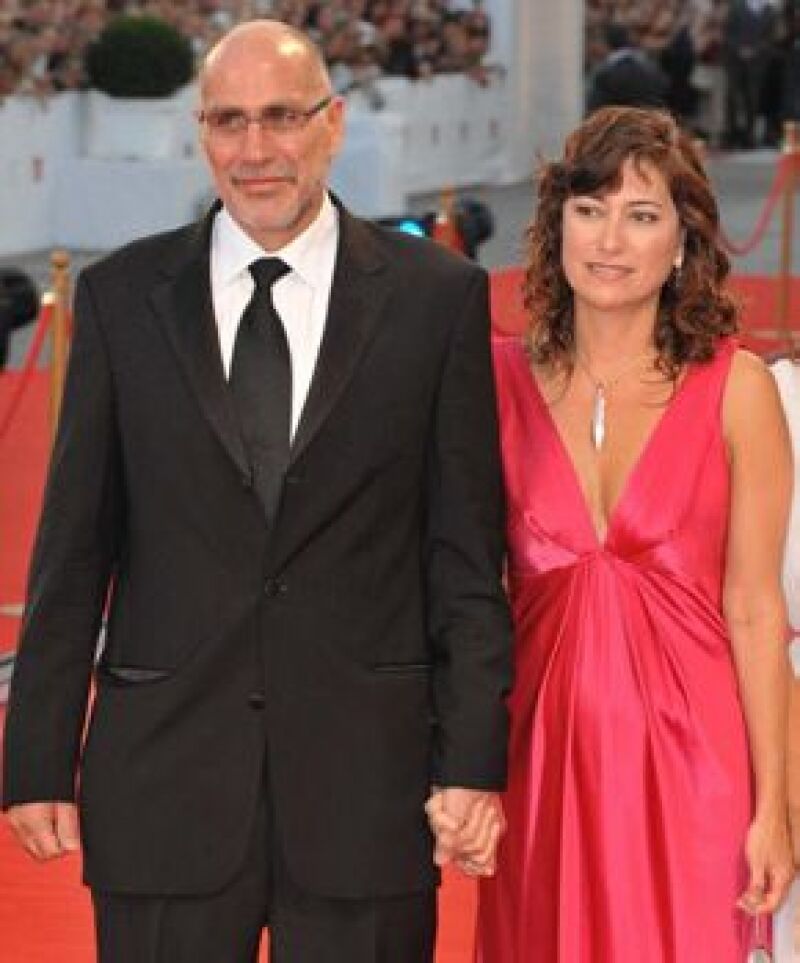 "La fila para entrar al cine le da vuelta a la cuadra, así que qué puedo decir", dijo el escritor y cineasta mexicano en la alfombra roja de The Burning Plain, cinta en la que debuta como director.