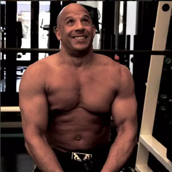 El actor presumió su rutina de ejercicio para confirmar que su cuerpo de fofisano ha quedado en el pasado.