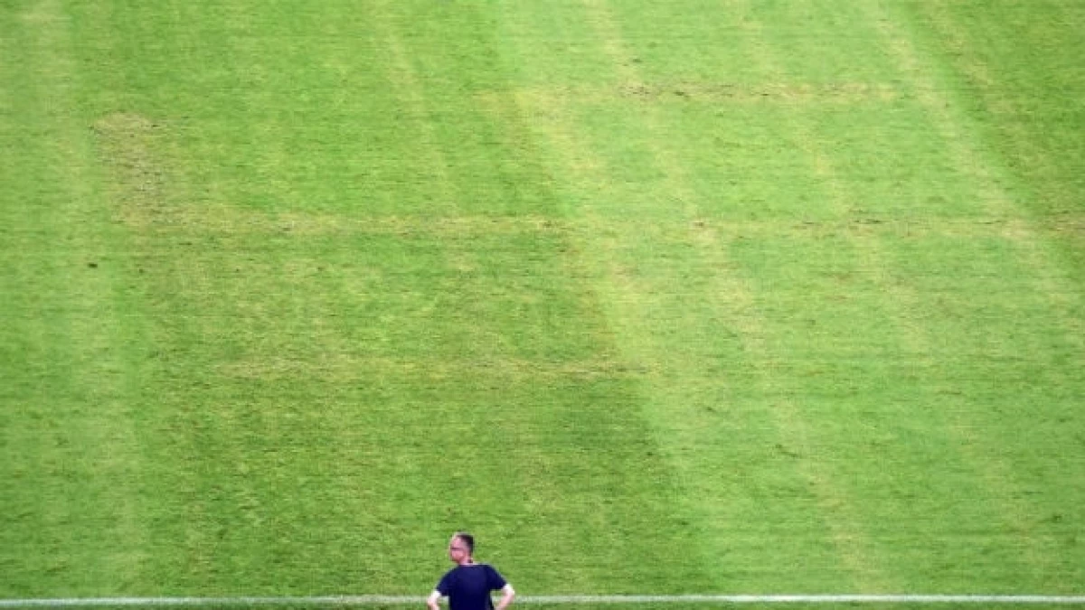 El símbolo nazi en el campo de juego donde se enfrentaron Croacia e Italia el viernes
