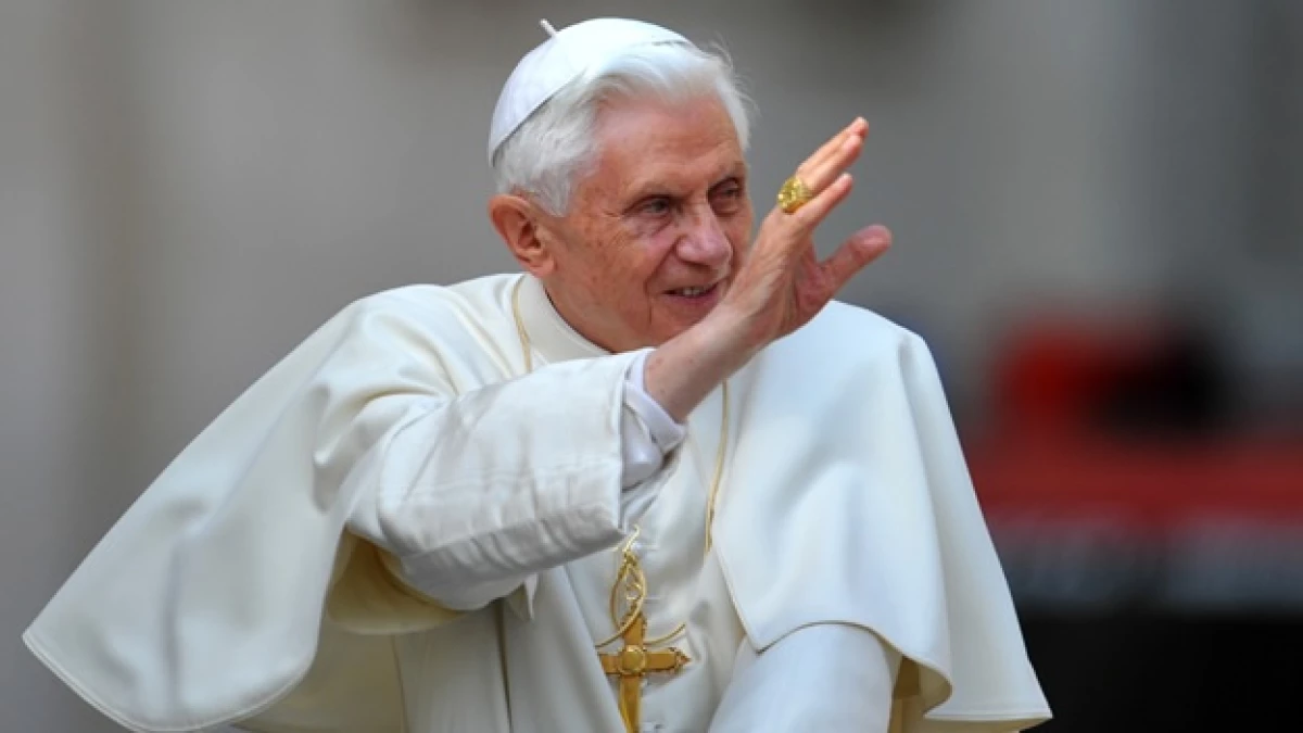 benedicto xvi jueves santo