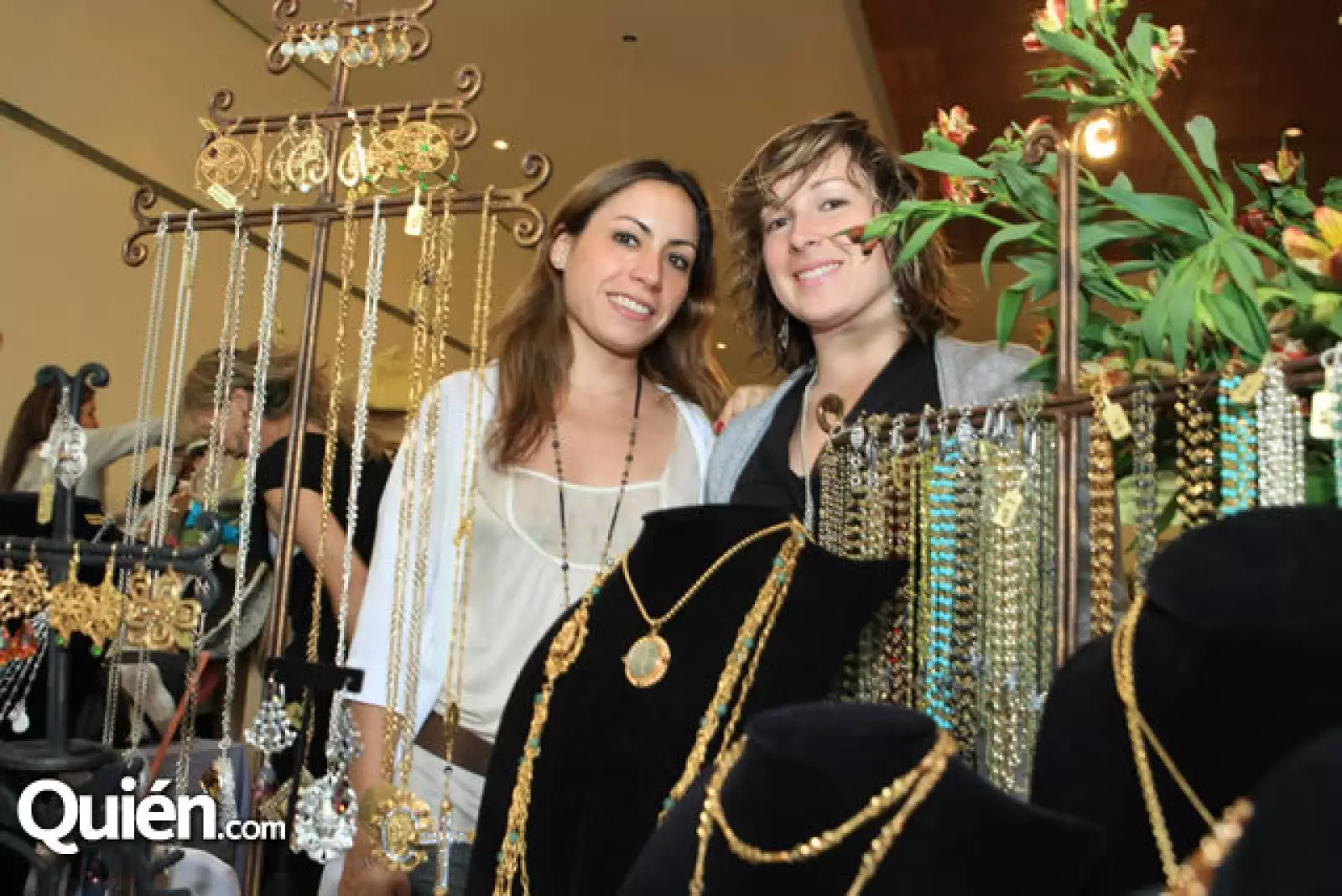 Andrea Bolaños,Molly Michel