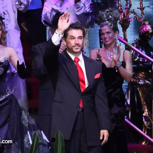 Escenas de la Obra Perfume De Gardenia