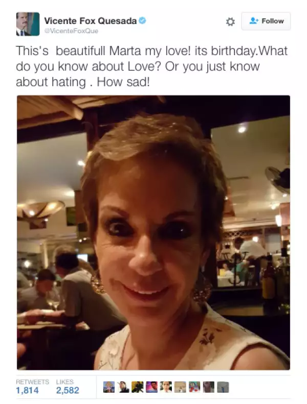 Con mensajes en inglés, Vicente Fox cuestionó al pre candidato republicano en el cumpleaños de su esposa.