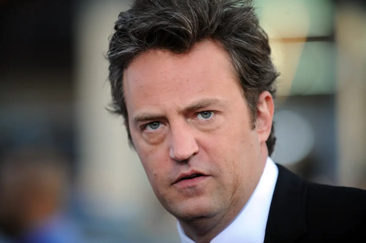 Asistente de Matthew Perry va a prisión por suministrarle ketamina antes de su muerte