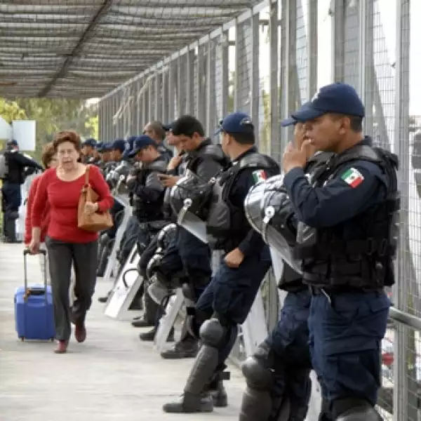 bloqueo maestros aeropuerto 7