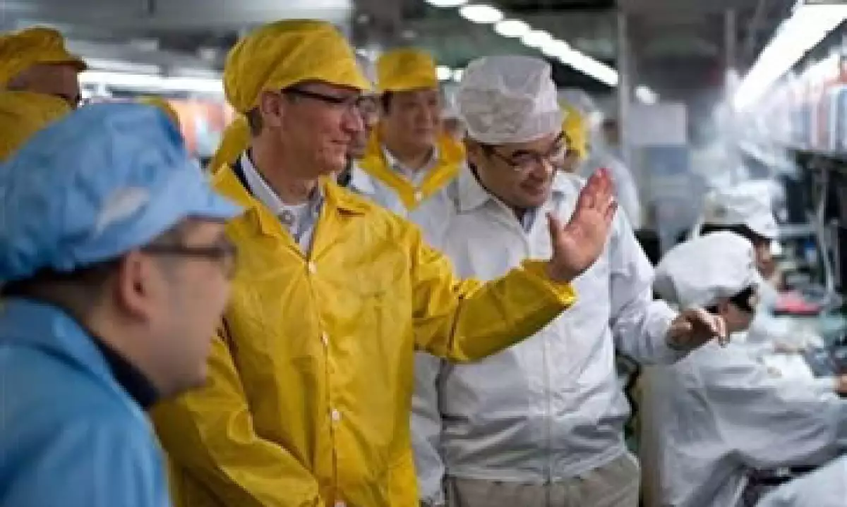 El itinerario de Cook ha incluido conversaciones con el Gobierno Chino y visitas a las tiendas de Apple. (Foto: Reuters)
