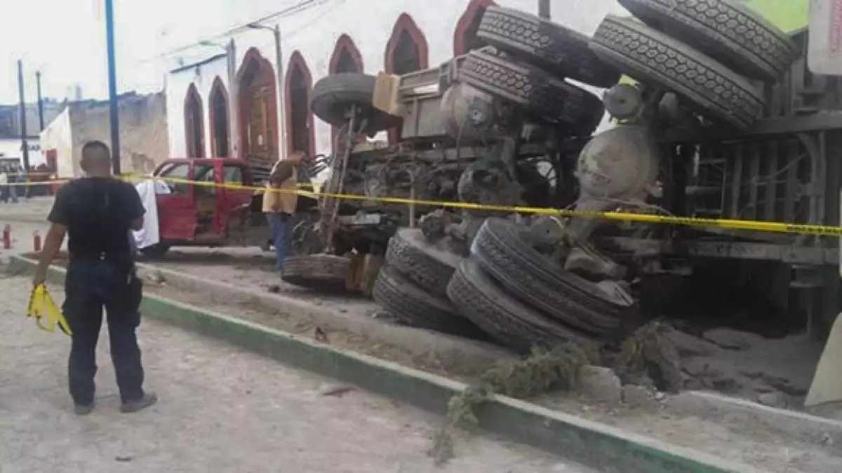 El camión de volteo que arrolló a decenas de personas este miércoles al norte de Zacatecas