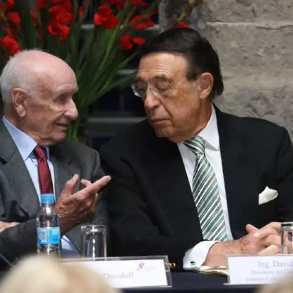 Homenaje a Jacobo Zabludovsky y Leon Davidoff.