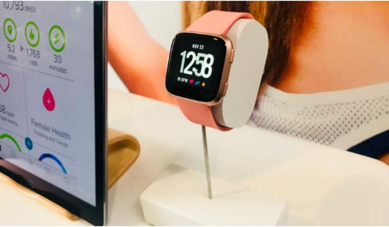 Fitbit discount versa peach