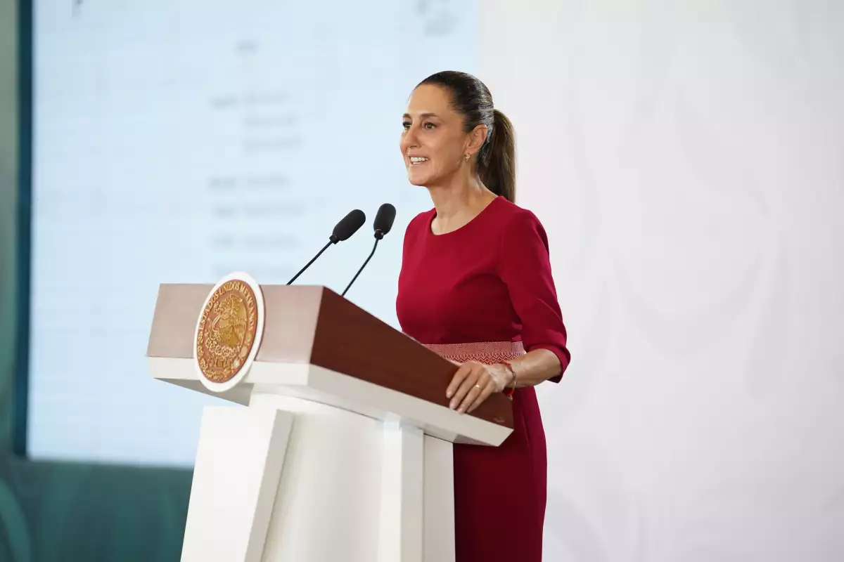 La presidenta Claudia Sheinbaum habla sobre investigación por sobornos a funcionarios de Pemex