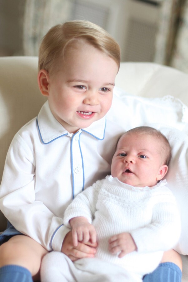 Charlotte y George se han posicionado en el primer lugar de los bebés favoritos de la realeza, pero ¿qué tienen en común con Milan y Sasha?