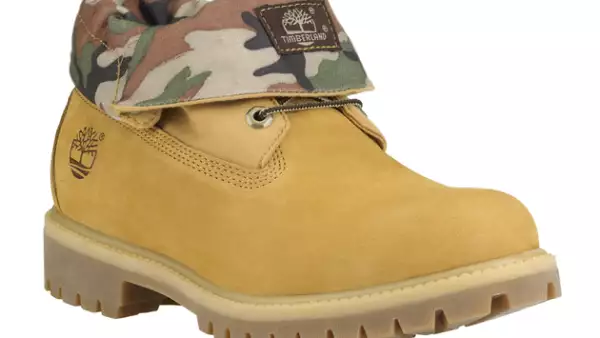 El calzado con inspiración militar no brilló por su ausencia en el lookbook de la marca.