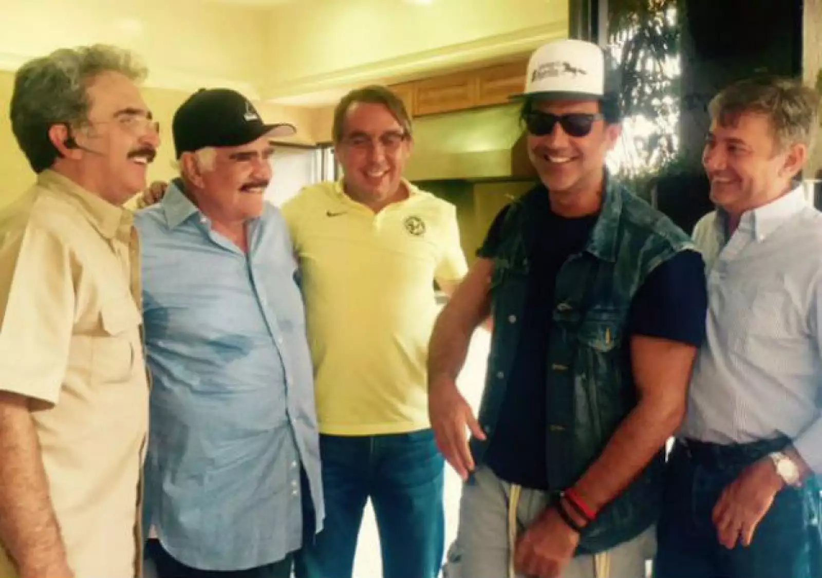 Don Vicente con sus hijos y Emilio Azcárraga en el Rancho Los 3 Potrillos.